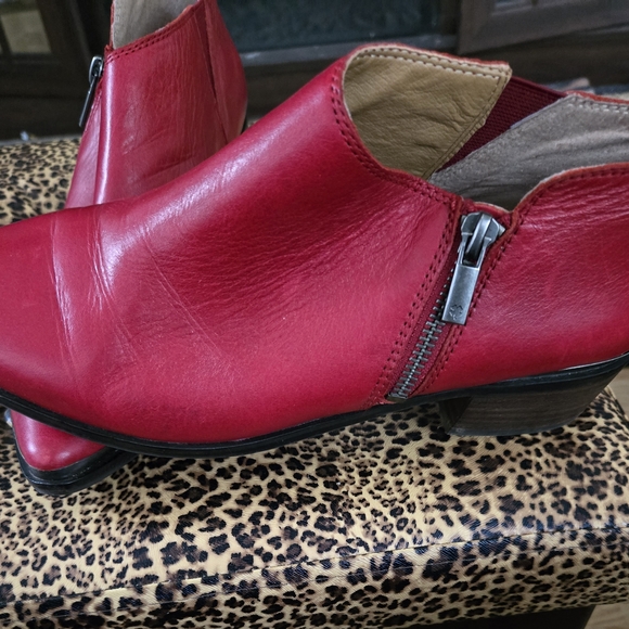 Lucky Brand Red Ankle Booties - Picture 2 of 4